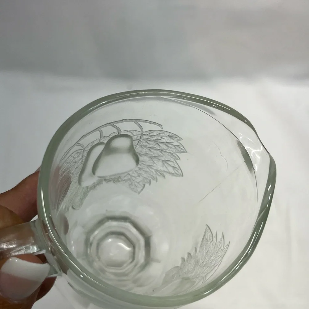 VINTAGE JEANNETTE GLASS CO BALTIMORE‎ PEAR PATTERN CREAMER PITCHER 1950-1972 5”H